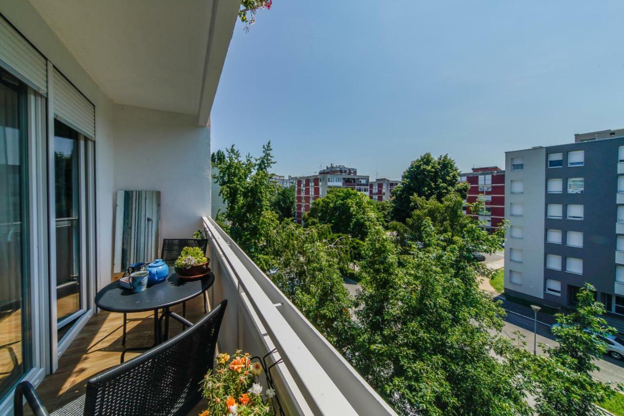 Apartment Happy Day วาราชดีน ภายนอก รูปภาพ