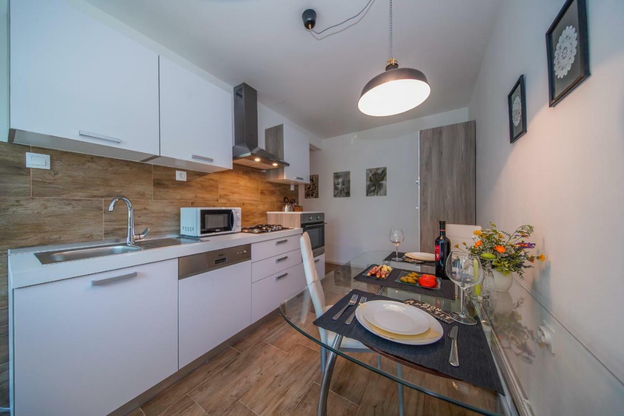 Apartment Happy Day วาราชดีน ภายนอก รูปภาพ